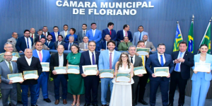 Relação das personalidades que receberam Títulos Cidadania nos 128 de Floriano, na terça, 08