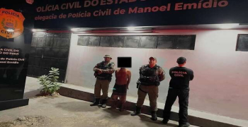 Homem é preso após matar a companheira e o cachorro