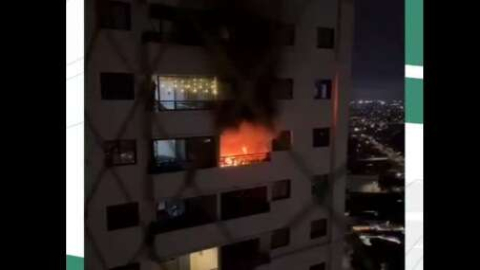 Vídeo: Apartamento é atingido por incêndio causado por vela