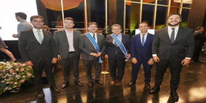 Governador Rafael Fonteles recebe honraria do Ministério da Justiça e Segurança Pública