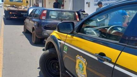 PRF recupera dois veículos roubados durante fiscalizações na BR-343 
