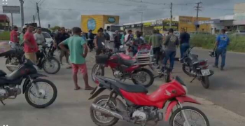 Acidente na Br 230, em Floriano, deixa um motociclista ferido. Ele foi levado para UPA.