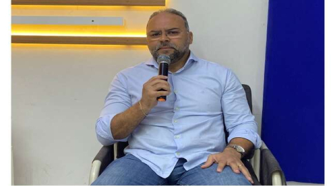 Vice-prefeito Joab é indagado sobre a situação do prefeito Antônio Reis em relação ao Joel, pré ao governo