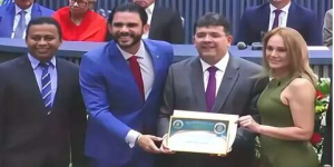 Deputado Dr. Marcus Vinícius sobre as homenagens dessa noite de sexta na Câmara de Floriano