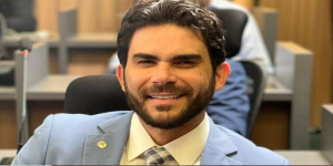 Deputado Marcus Vinícius anuncia inúmeras obras para Floriano. Cinco praças que serão construídas