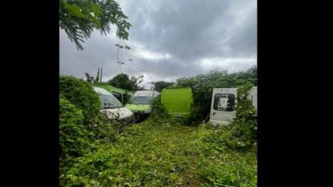 Vários veículos do Transporte Eficiente que estavam abandonados são recolhidos pela Strans