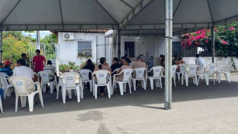 Familiares, parentes e amigos com autoridades baronenses velam o corpo do ex-vereador Pedro Costa