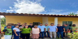 Deputado participa de entregas de casas e títulos de terra em Miguel Alves