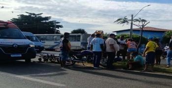 Vídeo: Colisão entre duas motocicletas deixa três pessoas feridas na BR 230