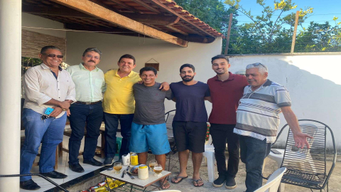 De aniversário neste domingo, Erivan Carvallho, assessor da pasta da Educação, em Floriano