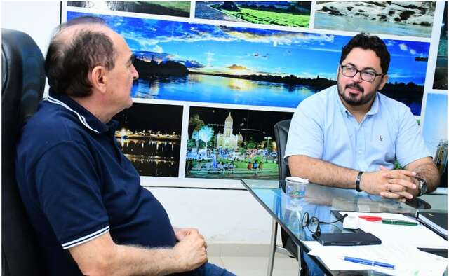 Vereador Magno Weverson apresenta duas demandas ao prefeito A. Reis, consideradas importantes